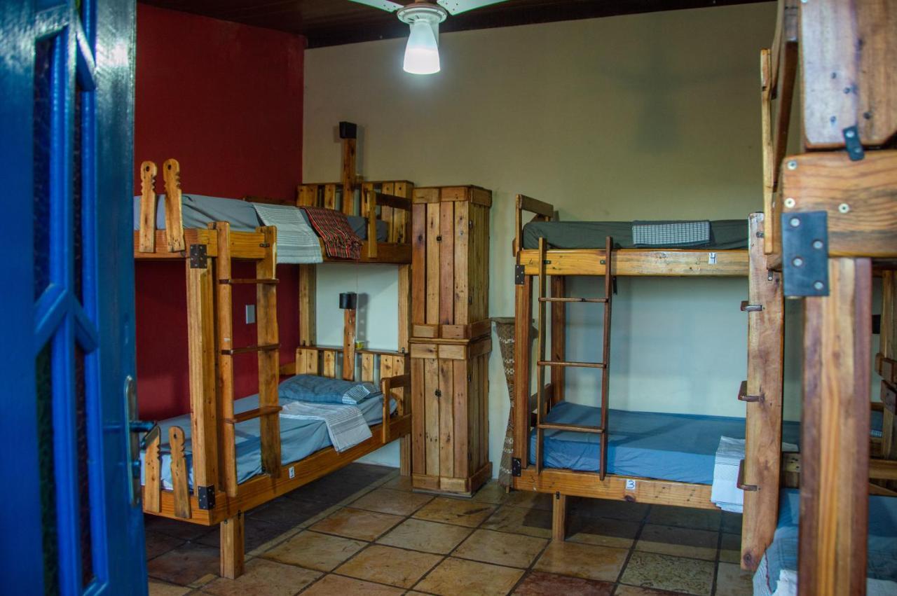 Chapada Backpackers Hostel Agencia เลนโซยส์ ภายนอก รูปภาพ