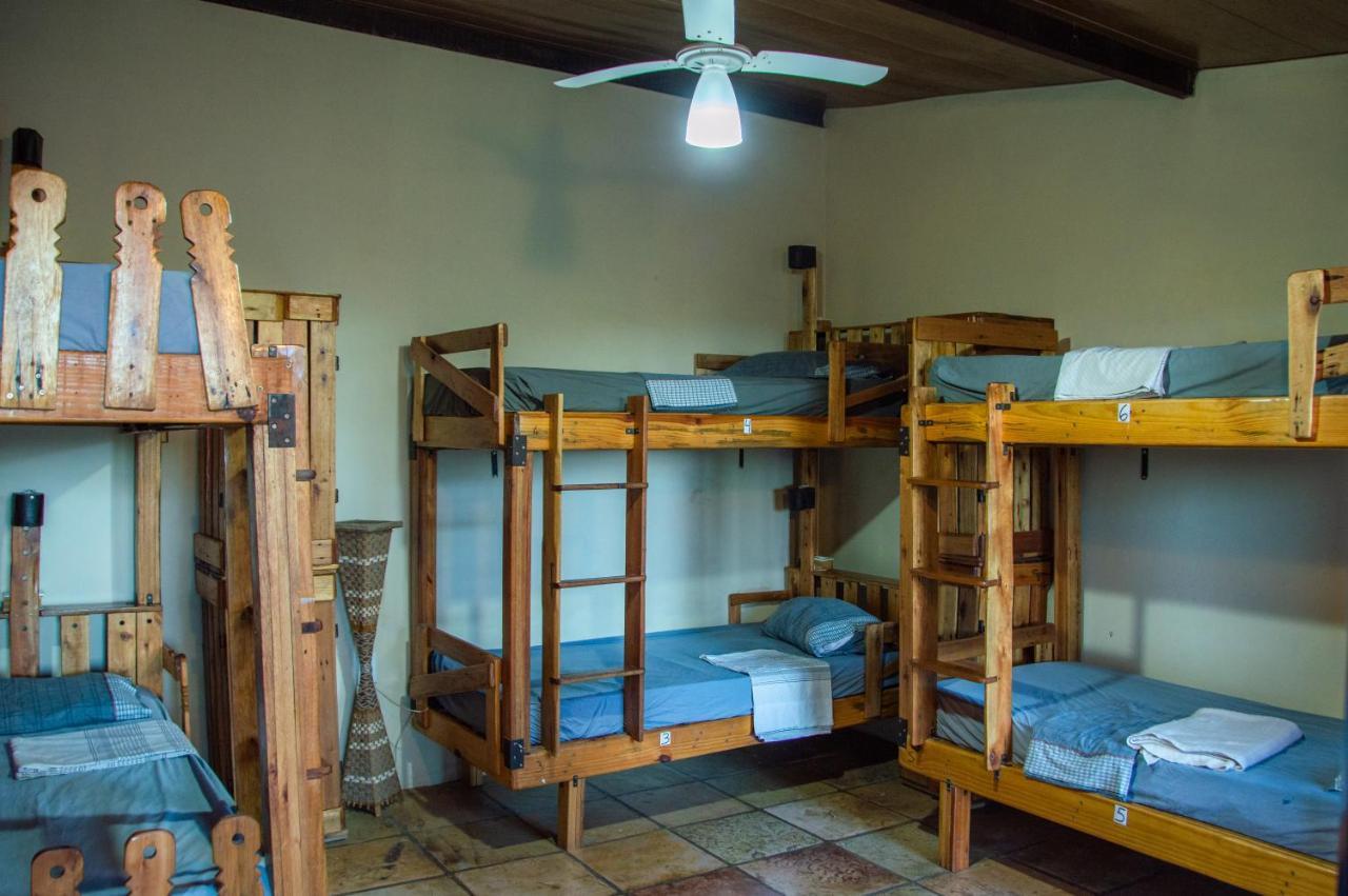 Chapada Backpackers Hostel Agencia เลนโซยส์ ภายนอก รูปภาพ