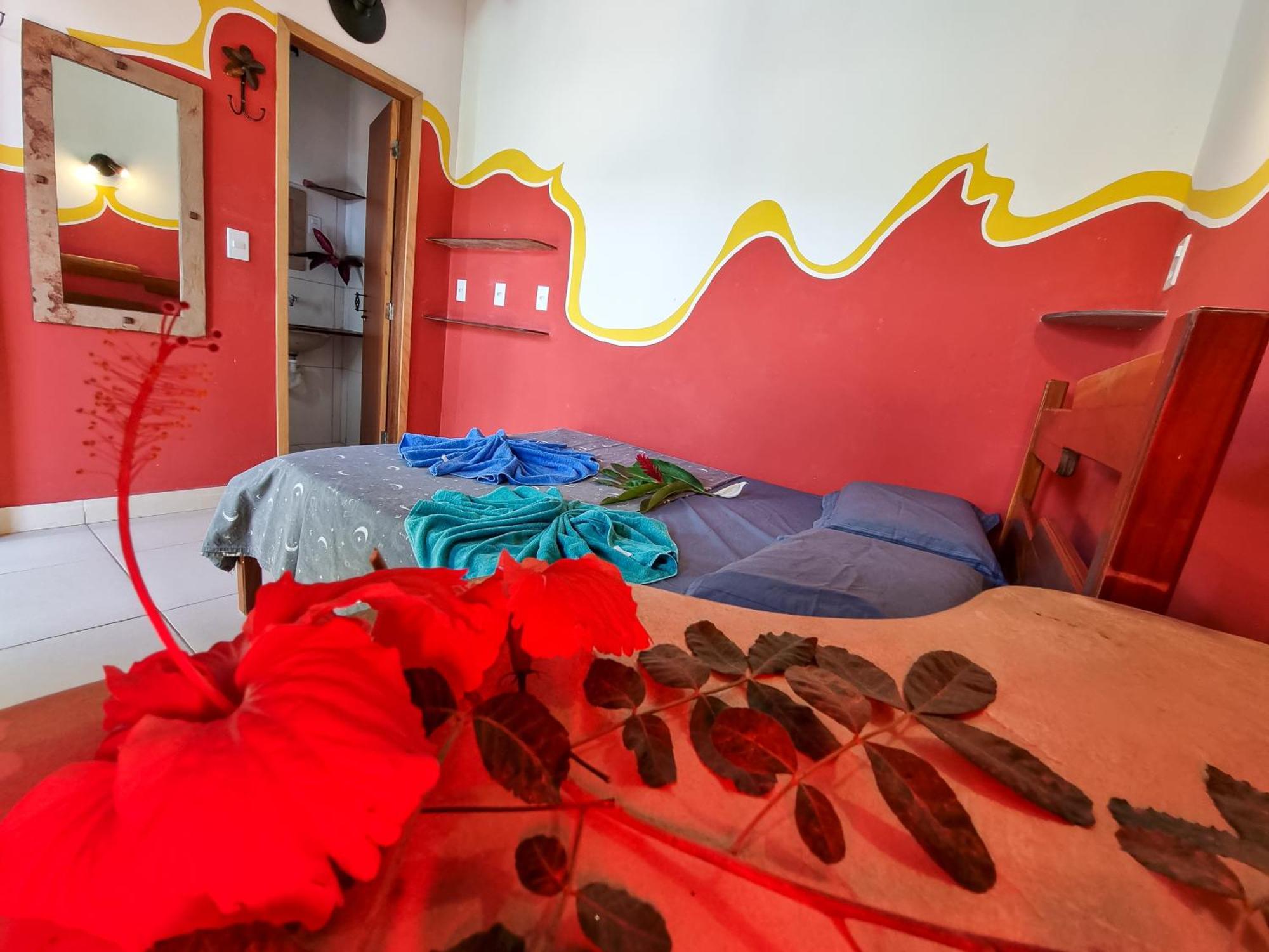 Chapada Backpackers Hostel Agencia เลนโซยส์ ภายนอก รูปภาพ