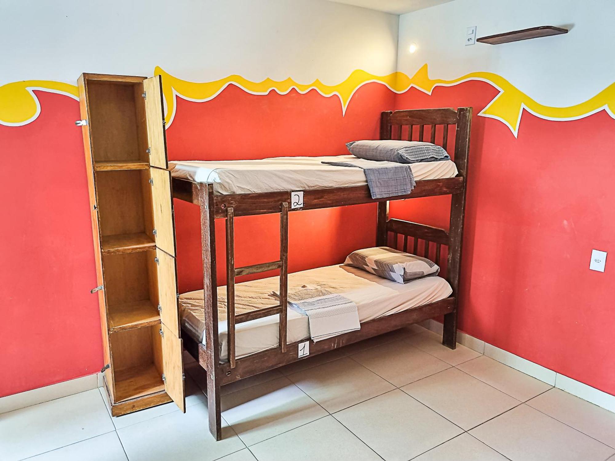 Chapada Backpackers Hostel Agencia เลนโซยส์ ภายนอก รูปภาพ