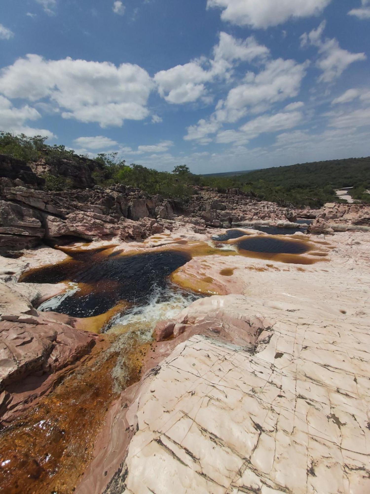 Chapada Backpackers Hostel Agencia เลนโซยส์ ภายนอก รูปภาพ