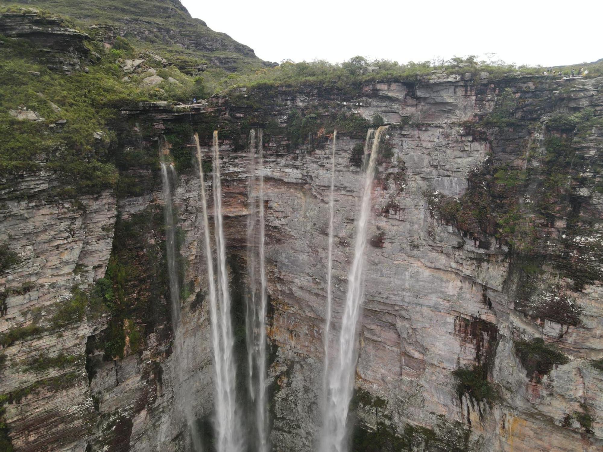 Chapada Backpackers Hostel Agencia เลนโซยส์ ภายนอก รูปภาพ