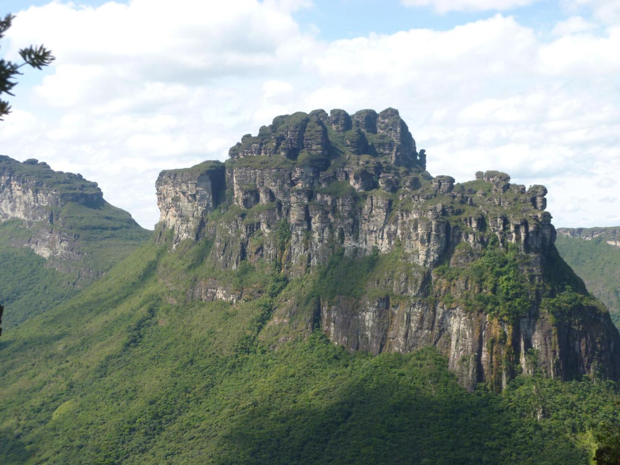 Chapada Backpackers Hostel Agencia เลนโซยส์ ภายนอก รูปภาพ