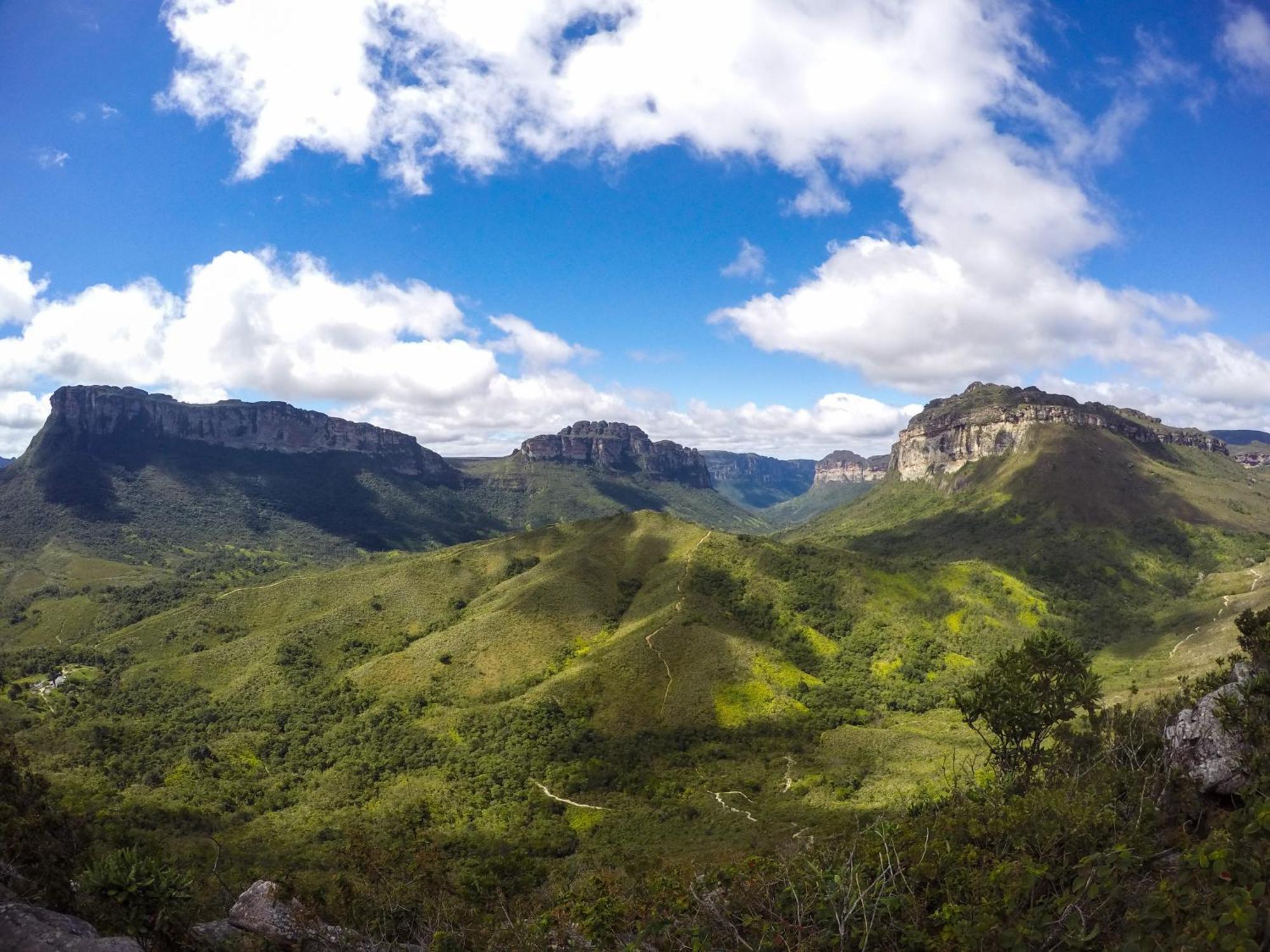 Chapada Backpackers Hostel Agencia เลนโซยส์ ภายนอก รูปภาพ